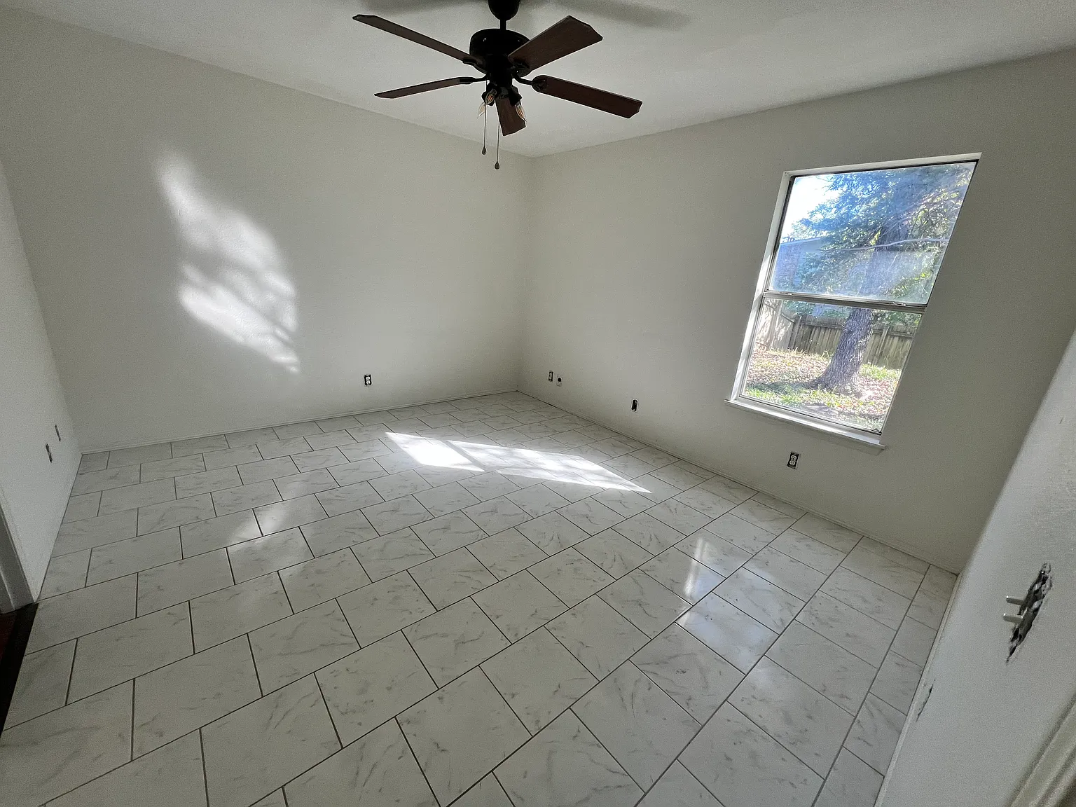 1309 E Fairlane St — Photo 2