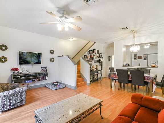 3rd image of 227 Foxtail Dr APT C