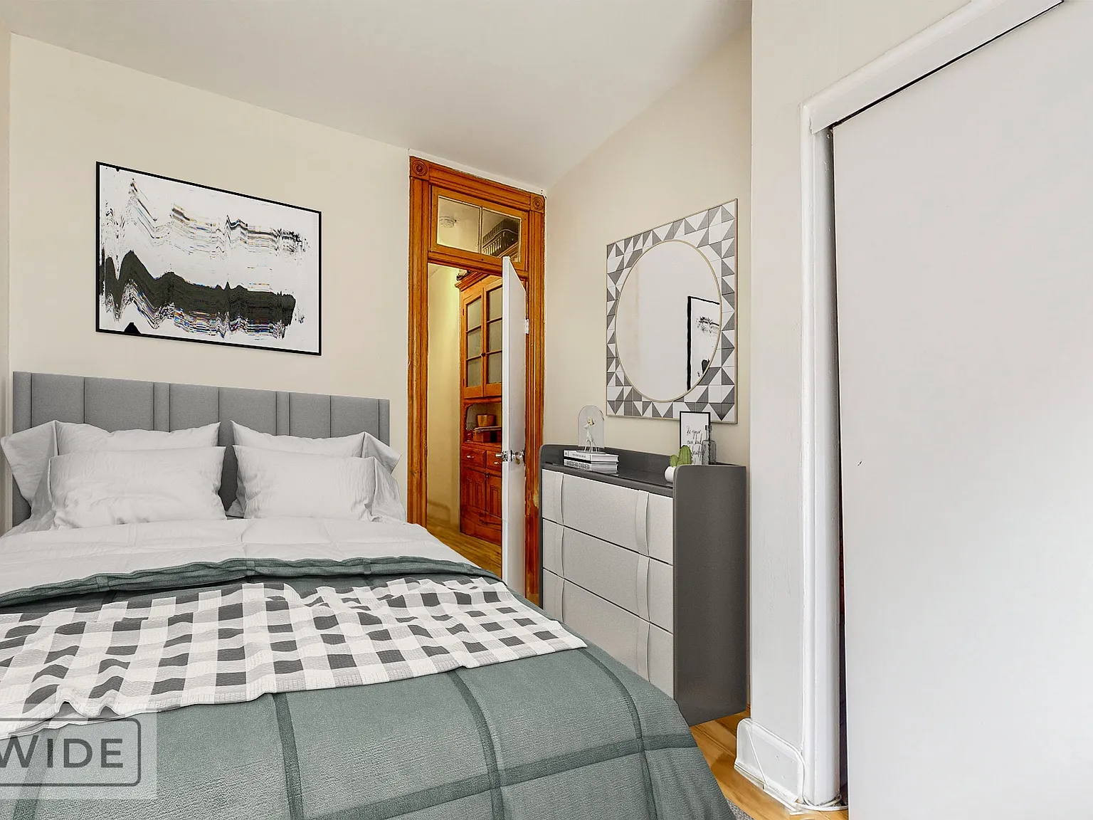 211 West 80th Street — Photo 2