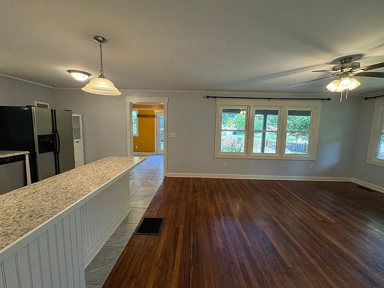 125 Raleigh Ave — Photo 9