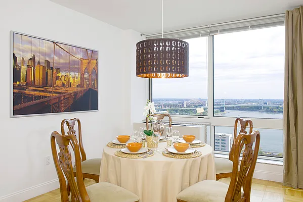 Rented by Warburg | media 4