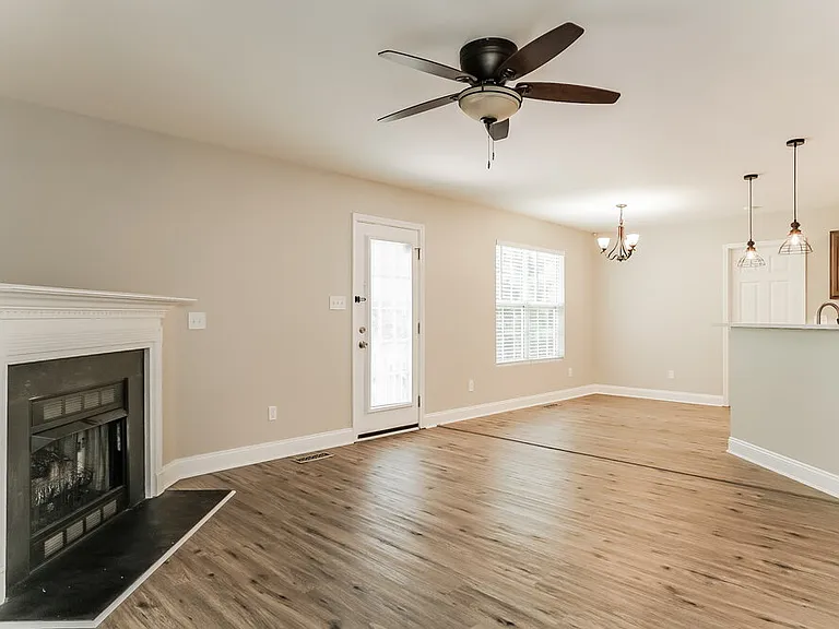143 Locket Dr — Photo 3