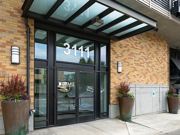 4th image of 3111 Newmarket Street #407