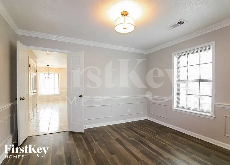 1459 Haverwood Ave — Photo 9