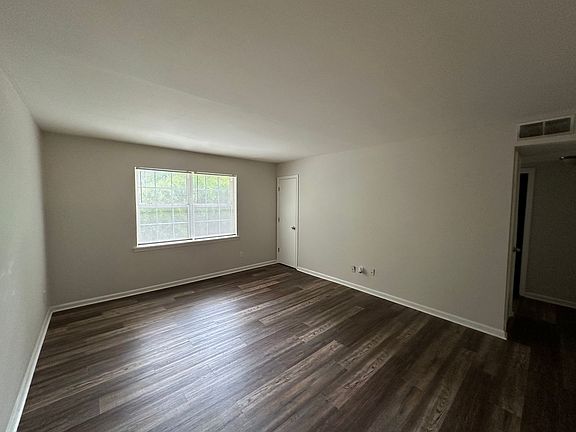2nd image of 612 Davie Ave APT E