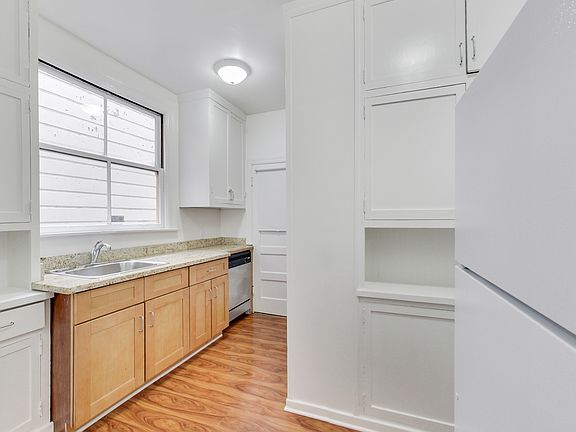 4th image of 863 Arguello Blvd APT 2