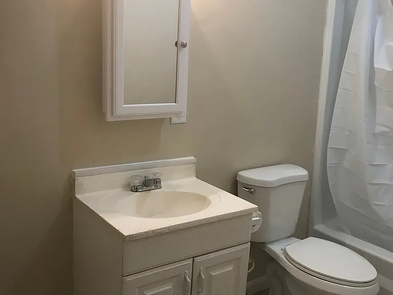 445 City View St — Photo 2