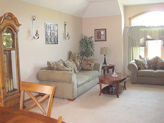 2nd image of 8550 Meadows Edge Trl