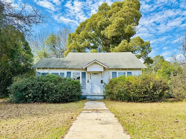 209 N Johnson St, Geneva, AL 36340