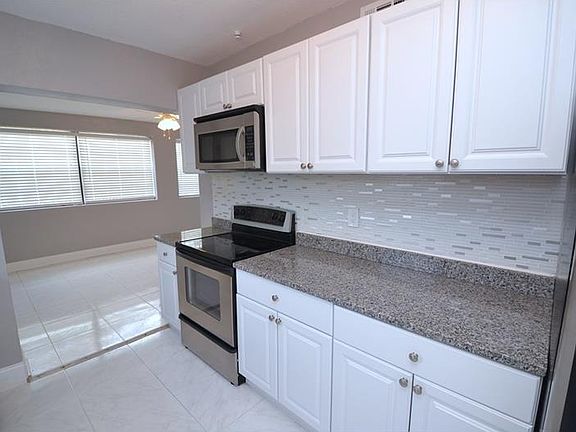4th image of 707 Thalia Dr