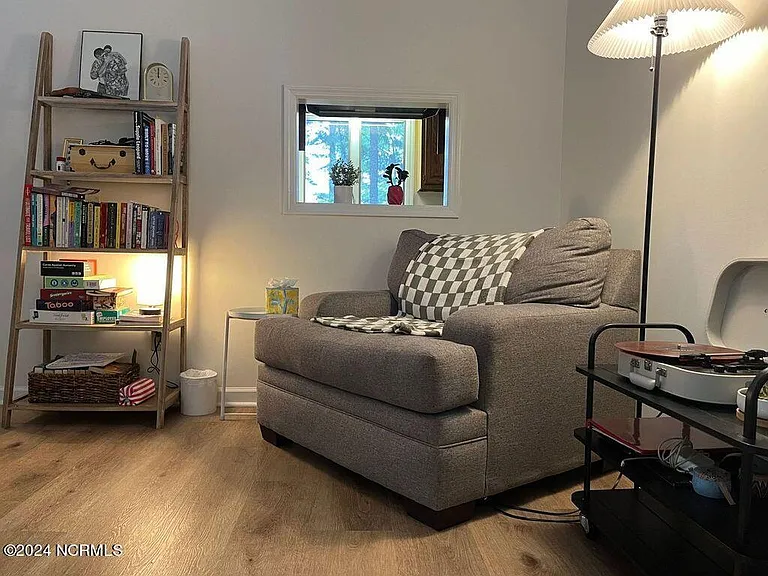 220 Drumar Ct — Photo 7