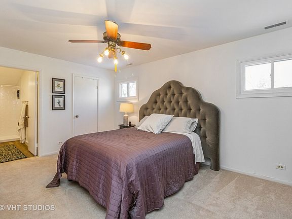 5th image of 29W384 Emerald Green Dr #31