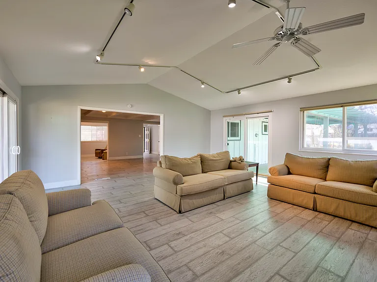 12310 S Hills Dr — Photo 17