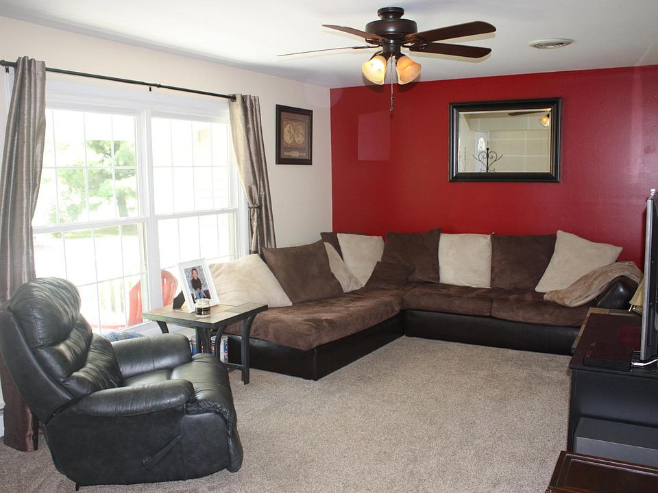 2nd image of 203 Westernaire Dr