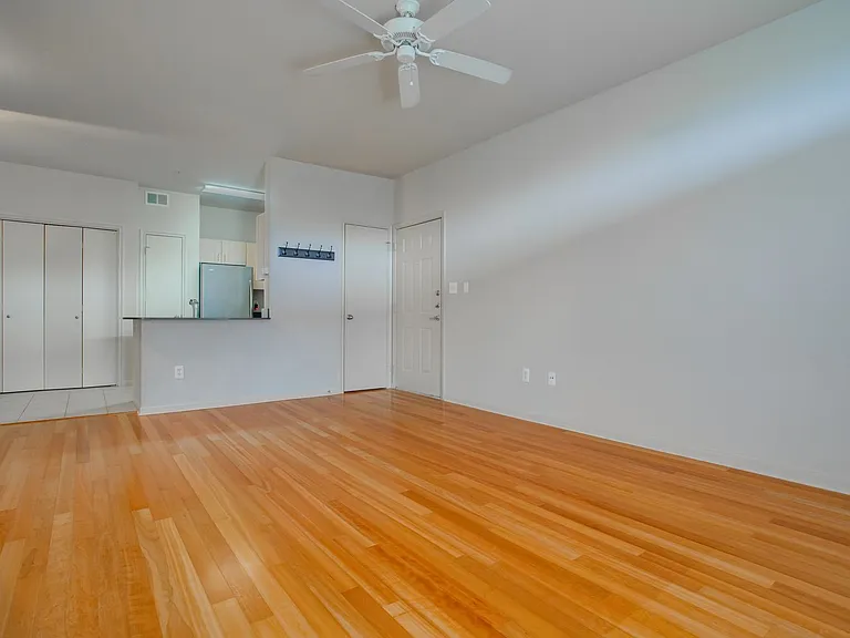 2209 Hancock Dr #27 — Photo 11