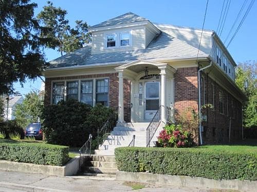 1st image of 425 Laurel Hill Ave