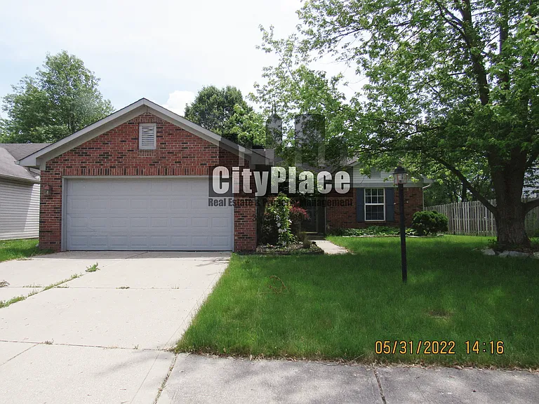 525 E Pine Ridge Dr — Photo 2