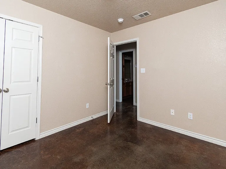4102 Cambridge Dr #B — Photo 12