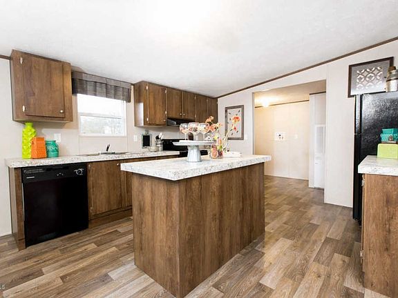 4th image of 2115 N Grand Dr