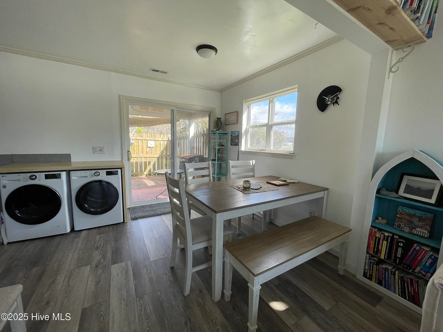 3 bed, 2.5 bath, $2,100 — Photo 4