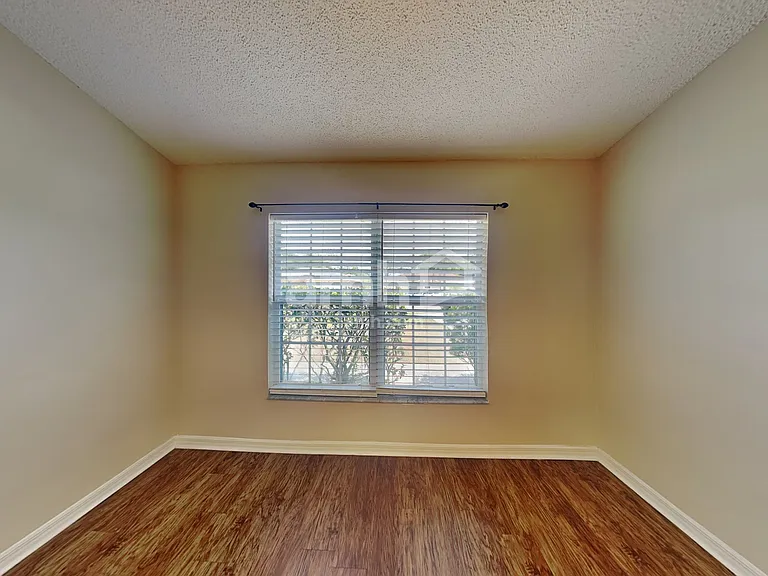 315 Colony Ct — Photo 5