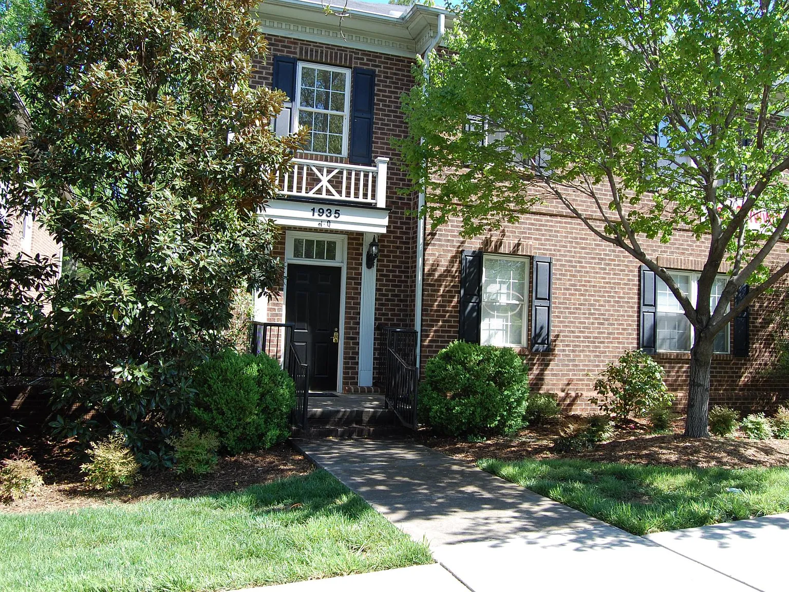 1935 E Woodlawn Rd — Photo 1