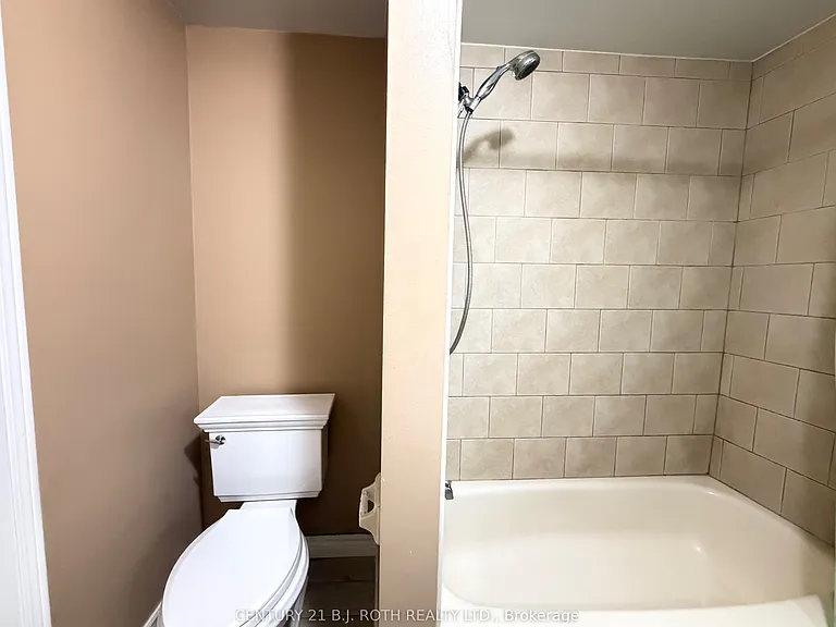 29 Irwin Dr #UPPER — Photo 24