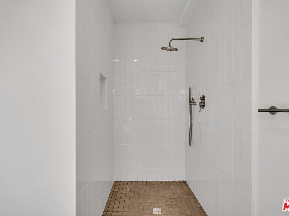 1st image of 4016 W Adams Blvd #4016