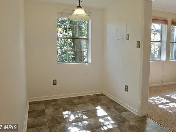 Eat-In Kitchen
