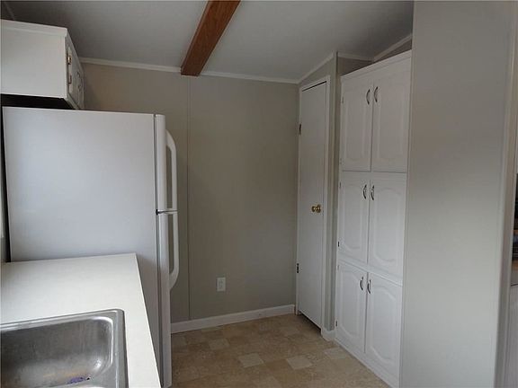 5th image of 274 Silver Creek Cir