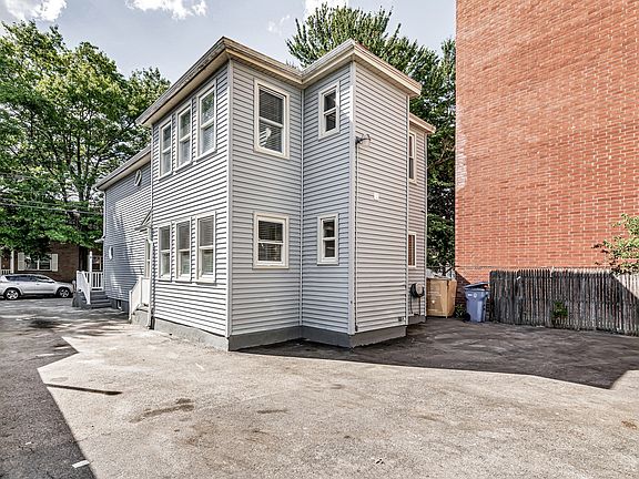 4th image of 117 Exchange St