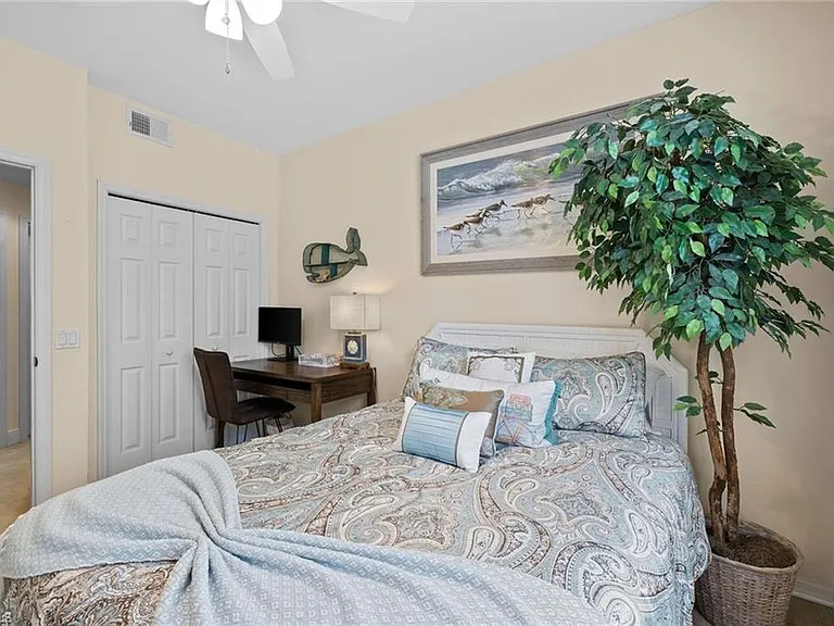 27190 Oakwood Lake Dr #102 — Photo 22