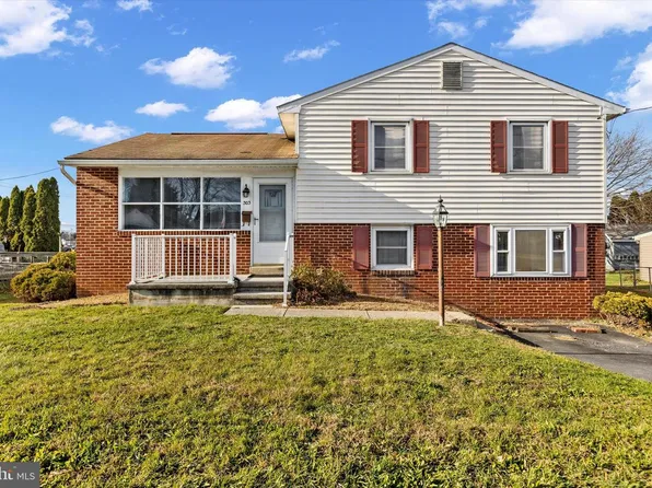 303 Brandy Ln, Mechanicsburg, PA 17055