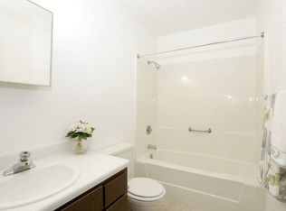 3636 Pleasantview Ct, Decatur, IL 62526