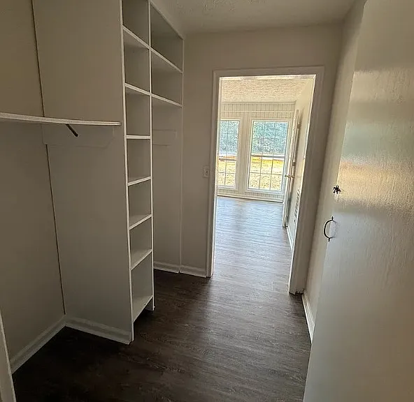 53 Park Ln — Photo 8