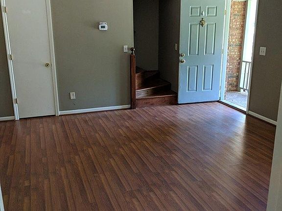 5th image of 108 Dutch Elm Ct