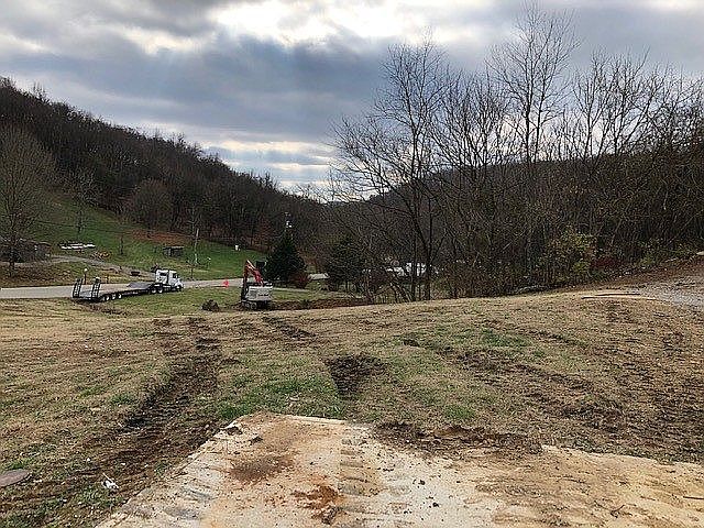 2nd image of 1836 Burke Hollow Rd