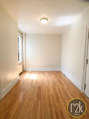 Rented by Realty 2000 Corp | media 9