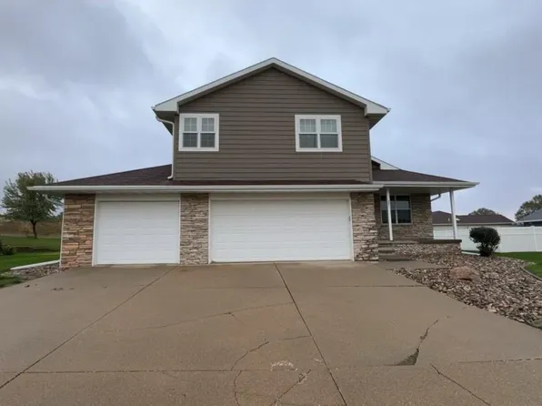 481 Titan Rd, Hinton, IA 51024