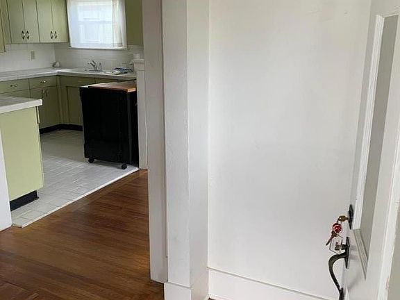 3rd image of 540 Atlanta Ave