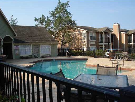3rd image of 2550 N Alafaya Trl #6105-1