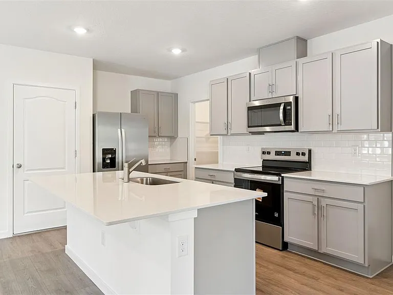 2113 Walnut Creek Dr — Photo 14