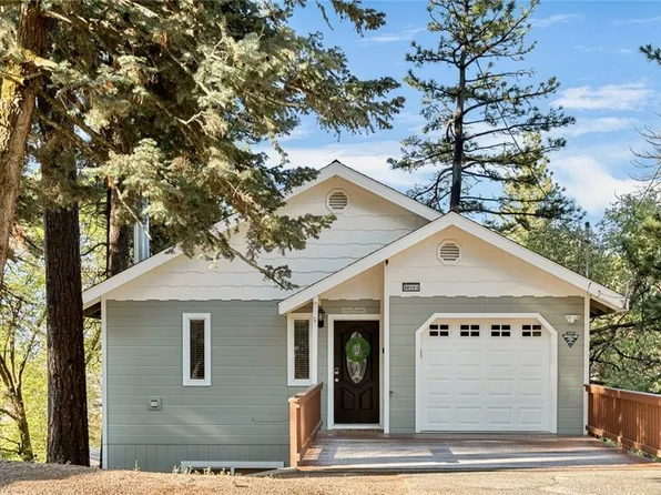 30701 Knoll View Dr, Running Springs, CA 92382