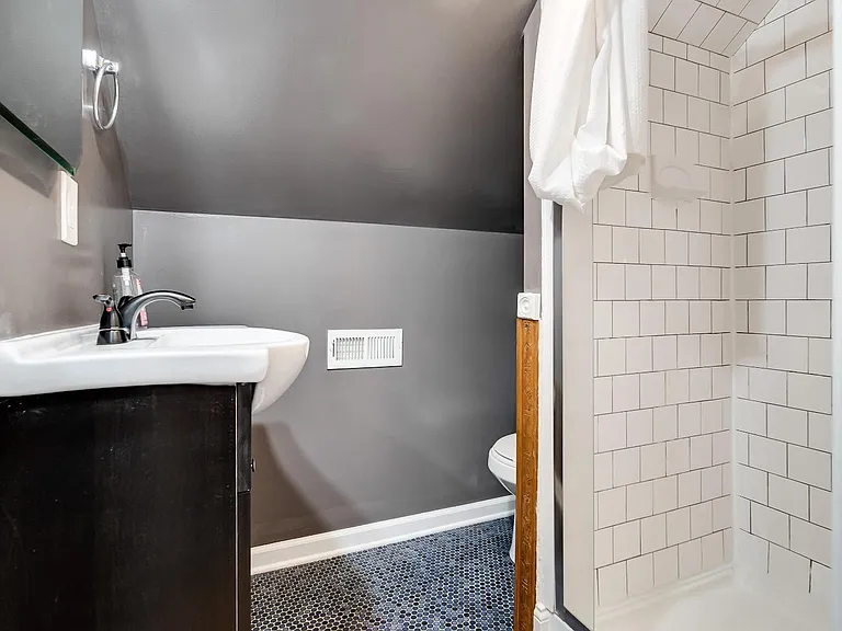 1315 Saturn Dr — Photo 17