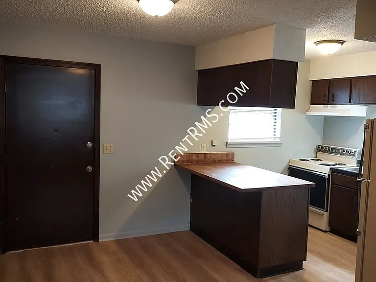 1213 Yuma St — Photo 8