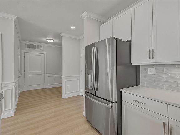 3rd image of 320 Middlesex Ave #A203
