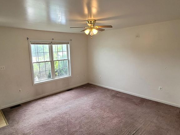 3rd image of 104 Kadies Ln