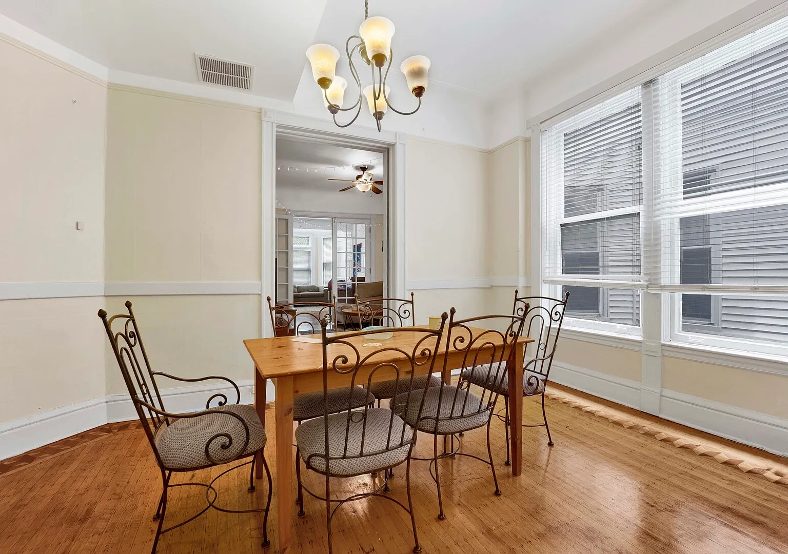 5 bed, 1.5 bath, 1800 sqft, $6,500 — Photo 4