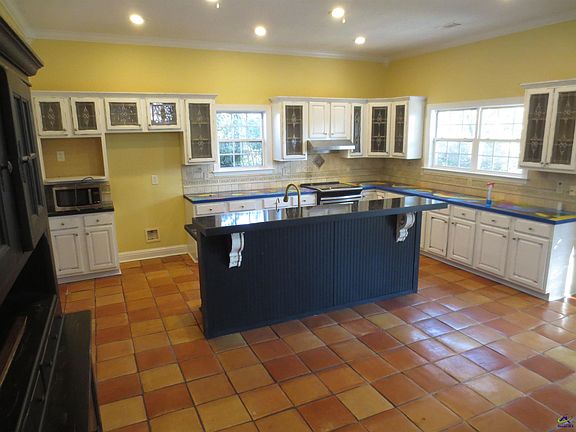 4th image of 184 Giles Rd