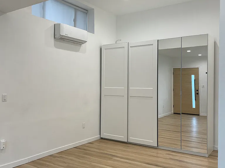 PAX closet system (19 pieces, 3 structural pieces, 2 drawers)